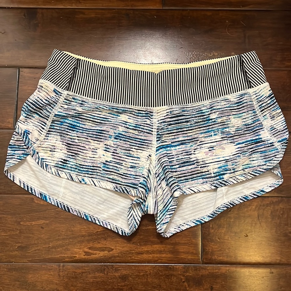 Lululemon size 6 running short